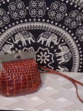 VTG 1970s James Culver Moulin Rouge Croc Embossed Leather Crossbody Frame Bag